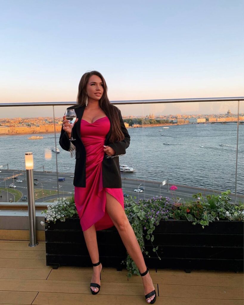 Эскортница Ульяна Москва