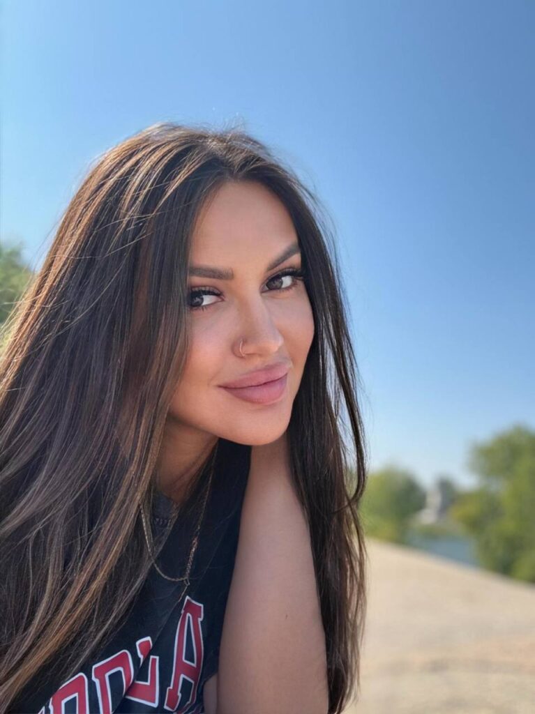 Роскошные услуги эскорта от Юля escort-moscow.pro